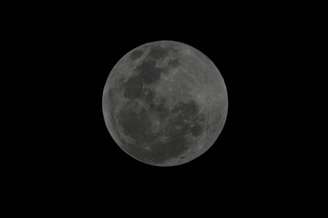 Terra terá eclipse lunar