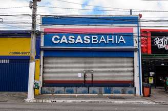 Fachada de loja fechada das Casas Bahia, no bairro do Limão, na zona norte de São Paulo