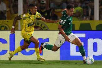 Vitor Roque não fez um bom jogo novamente –