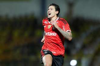 Pedro soma 350 gols em 177 jogos com a camisa do Flamengo –