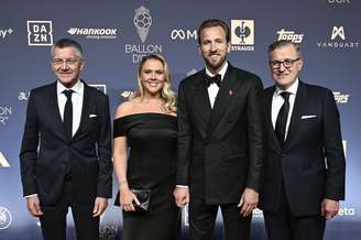 Harry Kane leva o prêmio de melhor jogador do mundo 