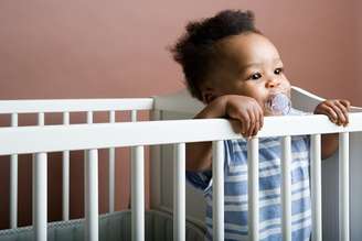 Em geral, a transição do berço para a cama ocorre quando a criança tem entre dois e três anos