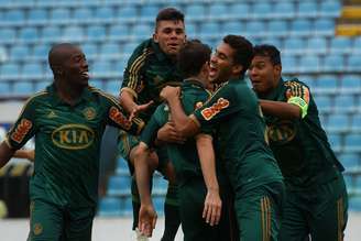 Palmeiras demorou, mas conseguiu festejar a vitória e a classificação
