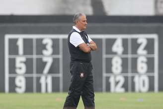 "Quem apontou falha do Julio não conhece nada de futebol", afirmou técnico do Corinthians