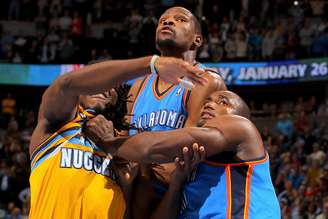 Os Nuggets tiveram dificuldade em parar Kevin Durant, mas conseguiram superar o Thunder na prorrogação