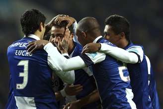 Jogadores do Porto comemoram goleada sobre o Gil Vicente