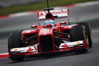 <p>Alonso passará carro a Massa nos treinos de sexta-feira</p>