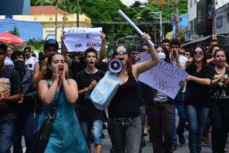 Grupo de manifestantes considera valor de R$ 3,30 abusivo