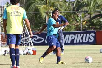 <p>Borges voltou a trabalhar com bola entre os companheiros do Cruzeiro</p>