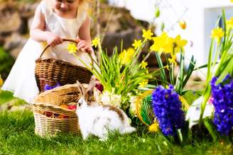 Caça aos ovos é a brincadeira mais conhecida de Páscoa, quando as crianças saem em busca dos seus presentes