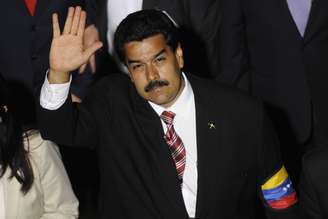<p>Nicolás Maduro tomou posse na noite desta sexta-feira e nomeou o ministro Jorge Arreaza, genro de Chávez, para o cargo de vice-presidente </p>