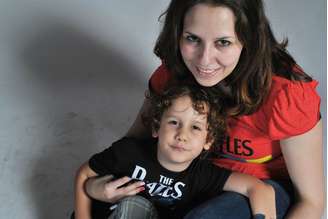 Clara, mãe aos 17 de Pedro (hoje com 4), chegou à universidade por meio de bolsa conquistada com a nota do Enem