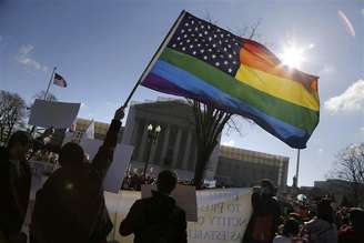 <p>No final de março, a Suprema Corte debateu a questão do casamento homossexual, ouvindo os argumentos a respeito de uma lei que nega benefícios federais a pessoas do mesmo sexo que sejam legalmente casadas</p>
