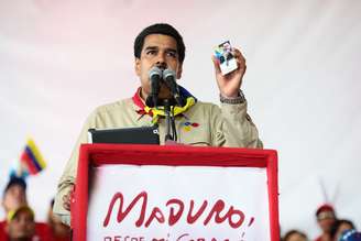 Maduro (foto de arquivo) enfrenta o opositor Henrique Capriles nas urnas no próximo dia 14 de abril