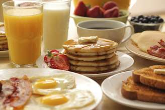 <p>De acordo com a pesquisa, uma em cada cinco pessoas não consegue tomar café da manhã assim que acorda</p>