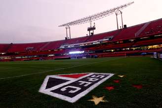 Estádio do Morumbi vazio e com símbolo do São Paulo