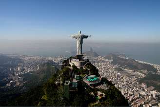 <p>O Cristo Redentor é o principal símbolo da cidade</p>