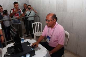 Governador Geraldo Alckmin vota na convenção do PSDB, que irá escolher o novo presidente estadual tucano em São Paulo para os próximos dois anos