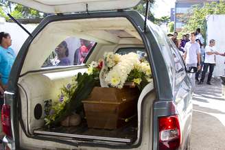 <p>Valdirene Santana dos Santos foi enterrada na tarde desta terça-feira no cemitério Vila Nova Cachoeirinha</p>
