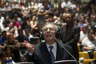 O ex-ditador guatemalteco José Efraín Montt fala durante o julgamento do genocídio na Cidade da Guatemala