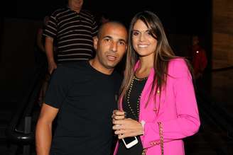 Emerson Sheik foi à festa acompanhado da namorada uruguaia Maria Ramos
