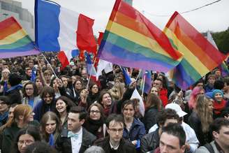 O dia chuvoso não desanimou a multidão