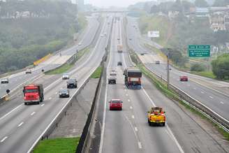 A rodovia presidente Dutra tinha tráfego bom na manhã deste domingo