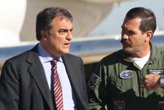 Cardozo chegou à Base Militar de Campo Grande no início da manhã e se encontrou com o governador do Estado, André Puccinelli (PMDB)