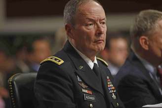 O general Keith Alexander, diretor da NSA, durante audiência no senado dos Estados Unidos: defesa da vigilância