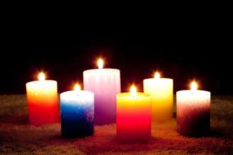 <p>Segundo feng shui, chama da vela aquece e ilumina</p>