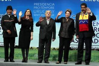 Da esquerda para a direita: Evo Morales, Cristina Kirchner, Pepe Mujica, Dilma Rousseff e Nicolás Maduro