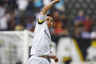 <p>Neilton é o principal destaque do Santos no Campeonato Brasileiro; promovido este ano, atacante já marcou quatro gols na competição e consolida a condição de titular com Claudinei Oliveira</p>