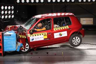 Imagem do teste de impacto do Renault Clio