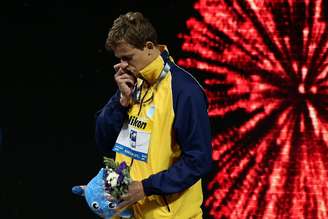 Cielo não escondeu a emoção ao receber a medalha de ouro