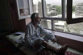 Abdul Jamil, 55 anos, feriu uma perna e perdeu a visão do olho esquerdo em um ataque suicida