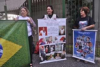 Parentes das vítimas do acidente fizeram um protesto em frente Fórum Ministro Jarbas Nobre, na Rua Ministro Rocha de Azevedo, região da Paulista, em São Paulo (SP) no início do julgamento do caso