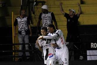 Ponte Preta derrotou o Criciúma por 2 a 1 e saiu em vantagem na Copa Sul-Americana