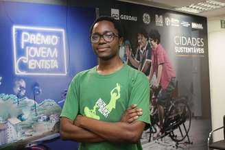 <p>Em 2013, o estudante Kaiodê Leonardo Biague criou para o prêmio do CNPq uma proposta de estações de Sistemas de Transporte Rápido por Ônibus (BRT) que funcionam a partir da energia solar</p>