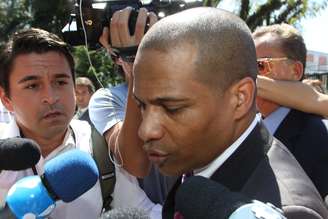 <p>O pagodeiro Evandro Gomes Correia Filho se entrega e vai ao próprio julgamento para depor, em Guarulhos</p>