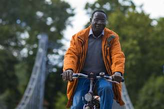 Karamba Diaby costuma andar de bicicleta pelas ruas de Halle