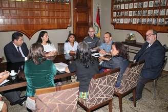 Comandante da PM, Luiz Castro, se reúne com dirigentes do Sindicato dos Professores