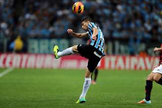 <p>Alex Telles vai deixar o Grêmio após boa temporada de 2013</p>