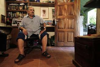 <p>O presidente do Uruguai, José Mujica, em sua casa nos arredores de Montevidéu</p>