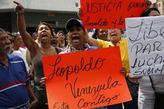 Apoiadores do líder oposicionista Leopoldo López protestam, em Caracas