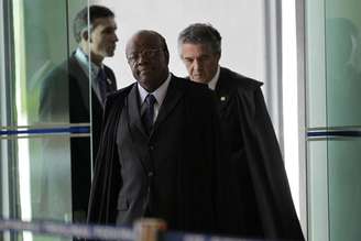 <p>O presidente do STF, Joaquim Barbosa</p>