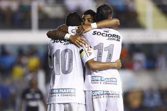 Santos comemora