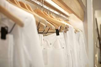 Sofisticado, o look passará a ser chamado de branco integral, sendo incorporado, sobretudo, em lãs, malhas, casacos e calças    