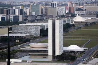 Vista aérea do Congresso Nacional em Brasília. A votação na Câmara dos Deputados do Marco Civil da Internet, espécie de Constituição da Web, será adiada mais uma vez para impedir que sua discussão seja contaminada pelo clima de tensão na base aliada, afirmaram nesta terça-feira líderes aliados e o próprio relator do projeto, deputado Alessandro Molon (PT-RJ). 20/01/2014