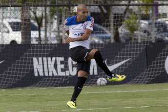 <p>Atacante defenderá o Botafogo por empréstimo até o final do ano</p>