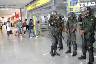 <p>Forças Armadas foram deslocadas para a Bahia para ajudar na segurança durante a greve</p>